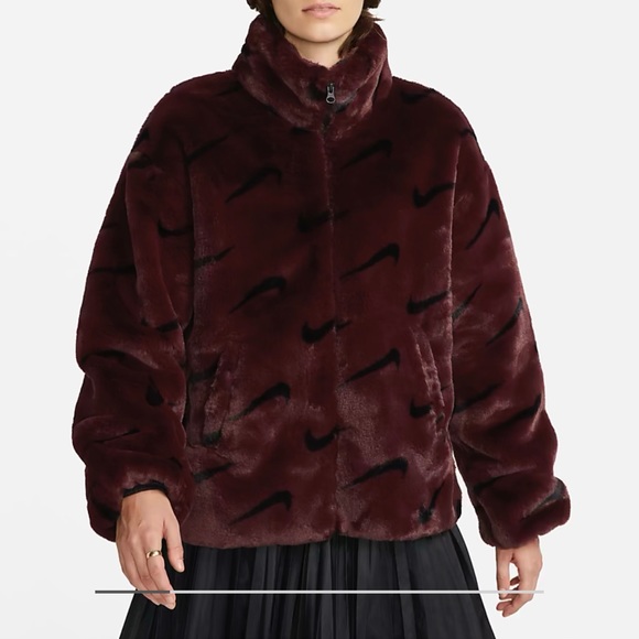Nike Printed Faux Fur Jacket - Picture 11 of 11